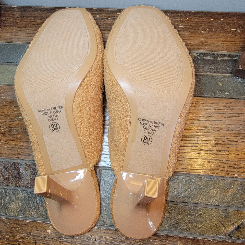 Heart in D 'Cosmo' Sherpa Heels - Size 8‎